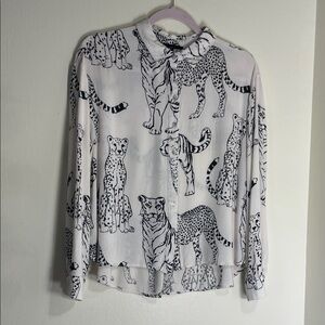 Jane and Delaney Button Down Blouse Long Sleeve Cheetah Print Size M